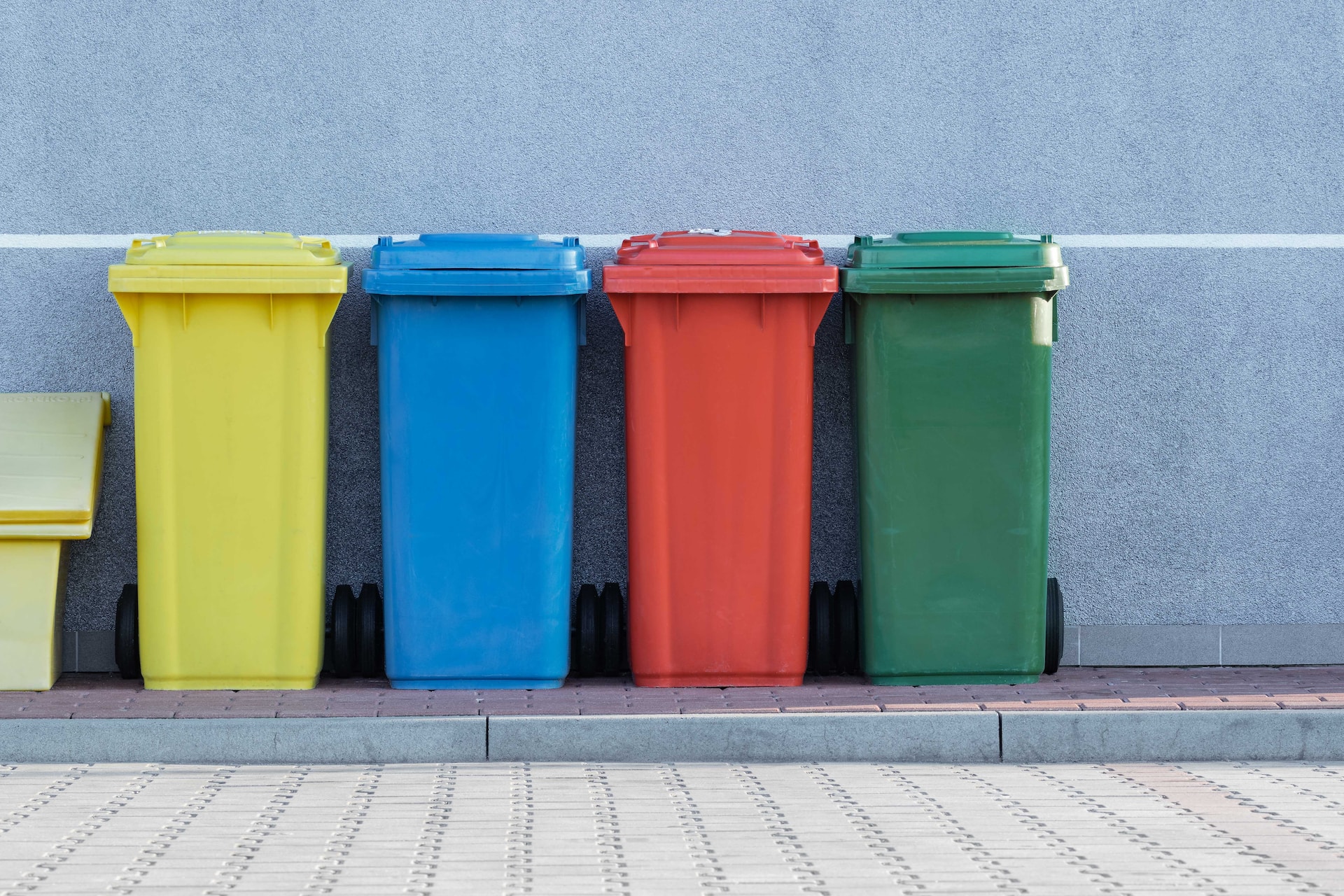 Eco-Friendly Offices: A Guide to Effective Garbage Separation